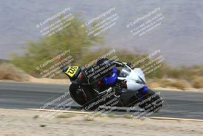 media/Apr-10-2022-SoCal Trackdays (Sun) [[f104b12566]]/Turn 3 Inside (1150am)/